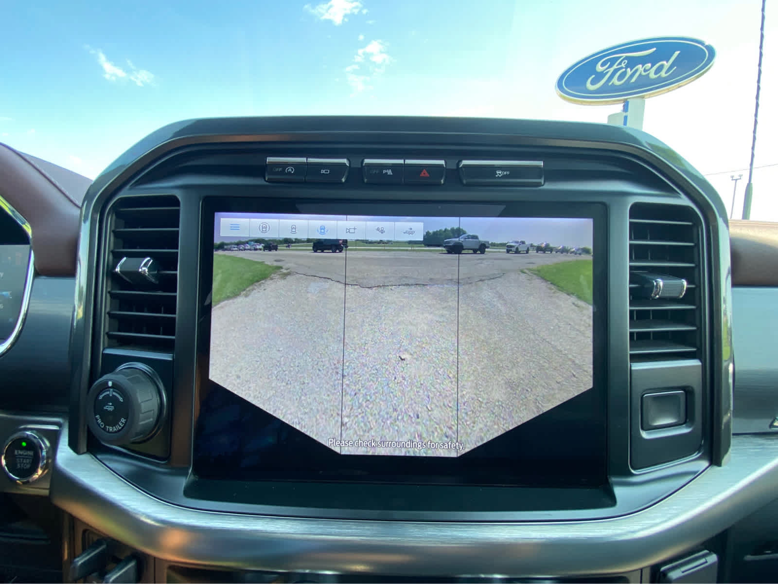 Used 2023 Ford F150 Lariat w/ Equipment Group 502A High AWD/4WD image 39