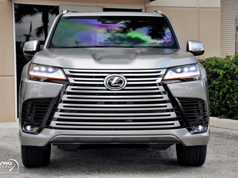 Used 2026 Lexus LX 700h Luxury AWD/4WD image 35