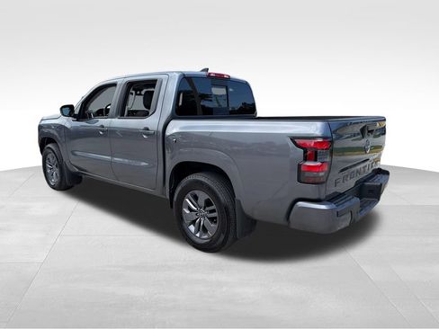 Used 2025 Nissan Frontier SV RWD image 5