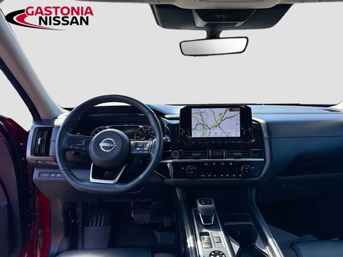 Used 2023 Nissan Pathfinder SL image 30