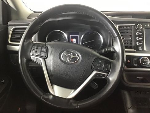Certified 2019 Toyota Highlander Limited image 11