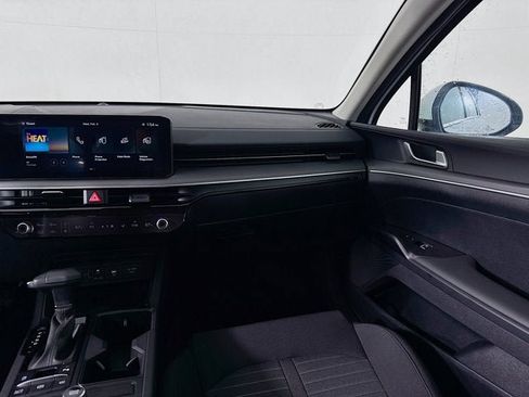 New 2025 Kia K5 LXS image 21