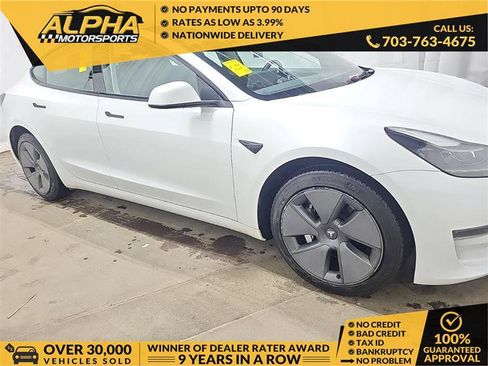 Used 2023 Tesla Model 3 Standard Range image 1