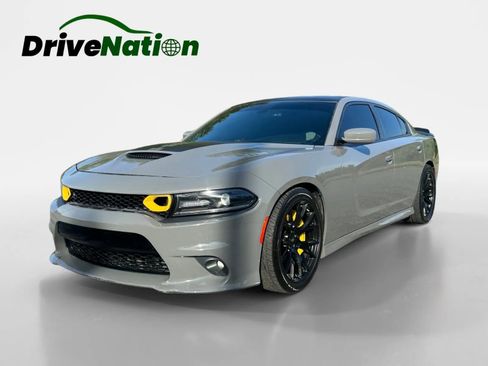 Used 2018 Dodge Charger R/T RWD image 1