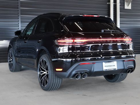 New 2026 Porsche Macan image 3