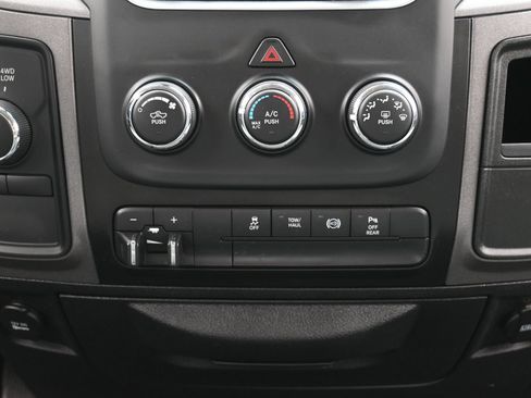 Used 2018 RAM 2500 Tradesman w/ Chrome Appearance Group AWD/4WD image 34