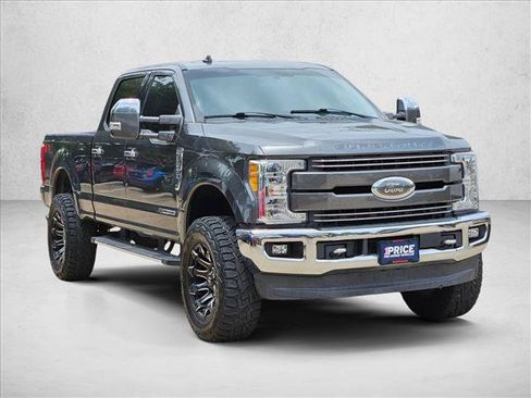 Used 2019 Ford F250 Lariat w/ Chrome Package AWD/4WD image 3