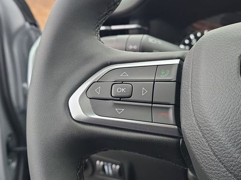 Certified 2024 Jeep Compass Latitude image 15