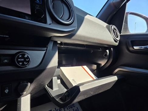 Used 2018 Toyota Tacoma TRD Sport image 14