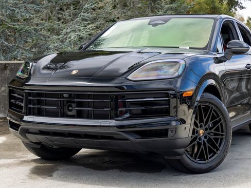 New 2026 Porsche Cayenne Coupe AWD/4WD image 7