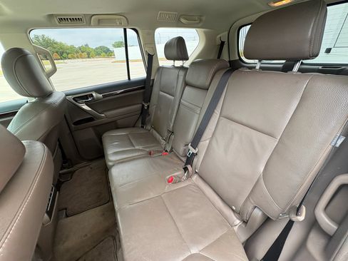 Used 2015 Lexus GX 460 w/ Premium Package AWD/4WD image 35