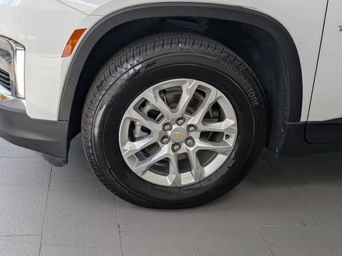 Certified 2022 Chevrolet Traverse LS FWD image 4