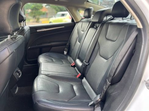 Used 2019 Ford Fusion Titanium AWD/4WD image 17
