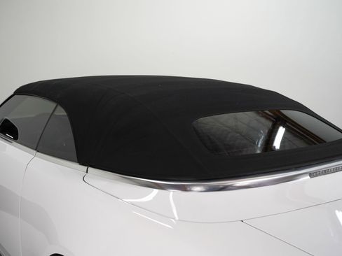 Used 2017 Rolls-Royce Dawn image 21