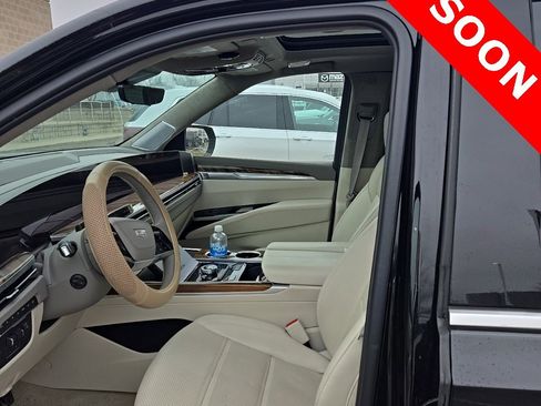 Certified 2025 Cadillac Escalade Premium Luxury Platinum image 3