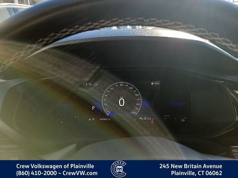 Certified 2022 Volkswagen Taos SE w/ Panoramic Sunroof Package image 4