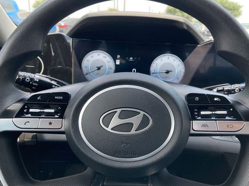 Used 2024 Hyundai Elantra SEL FWD image 16