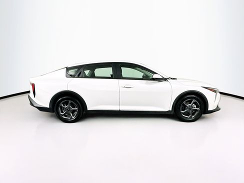 Used 2025 Kia K4 LXS image 10