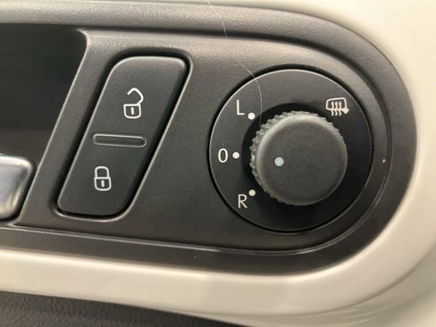 Used 2013 Volkswagen Beetle 2.5 image 13