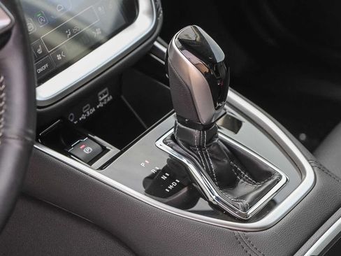 Used 2025 Subaru Outback Touring XT image 17