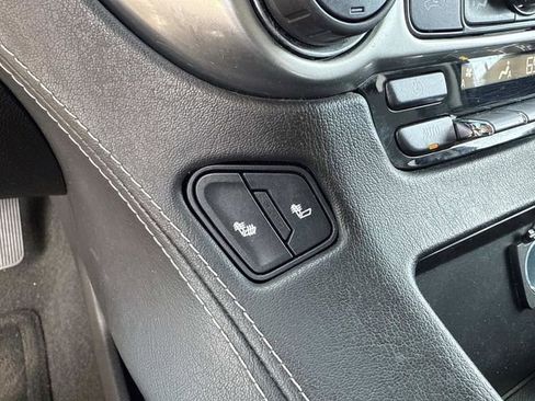 Used 2016 Chevrolet Suburban LT image 33