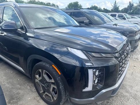 Used 2024 Hyundai Palisade SEL FWD image 3