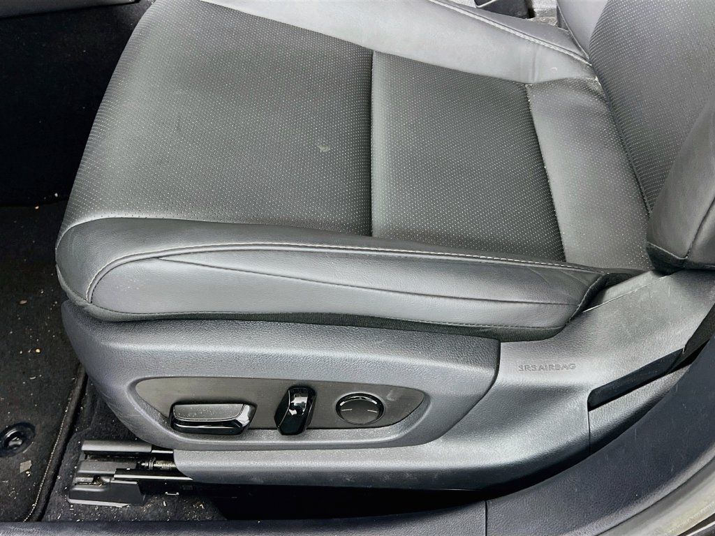Used 2024 Lexus ES 300h w/ Premium Package FWD image 10
