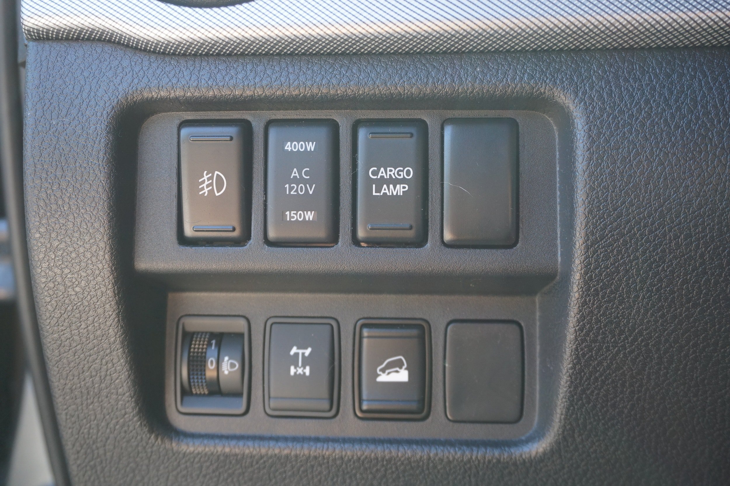 Used 2019 Nissan Titan PRO-4X w/ Pro-4x Utility Package AWD/4WD image 16