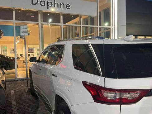 Used 2019 Chevrolet Traverse Premier w/ LPO, Blackout Package image 11