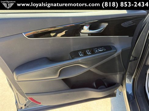 Used 2020 Kia Sorento EX FWD image 24