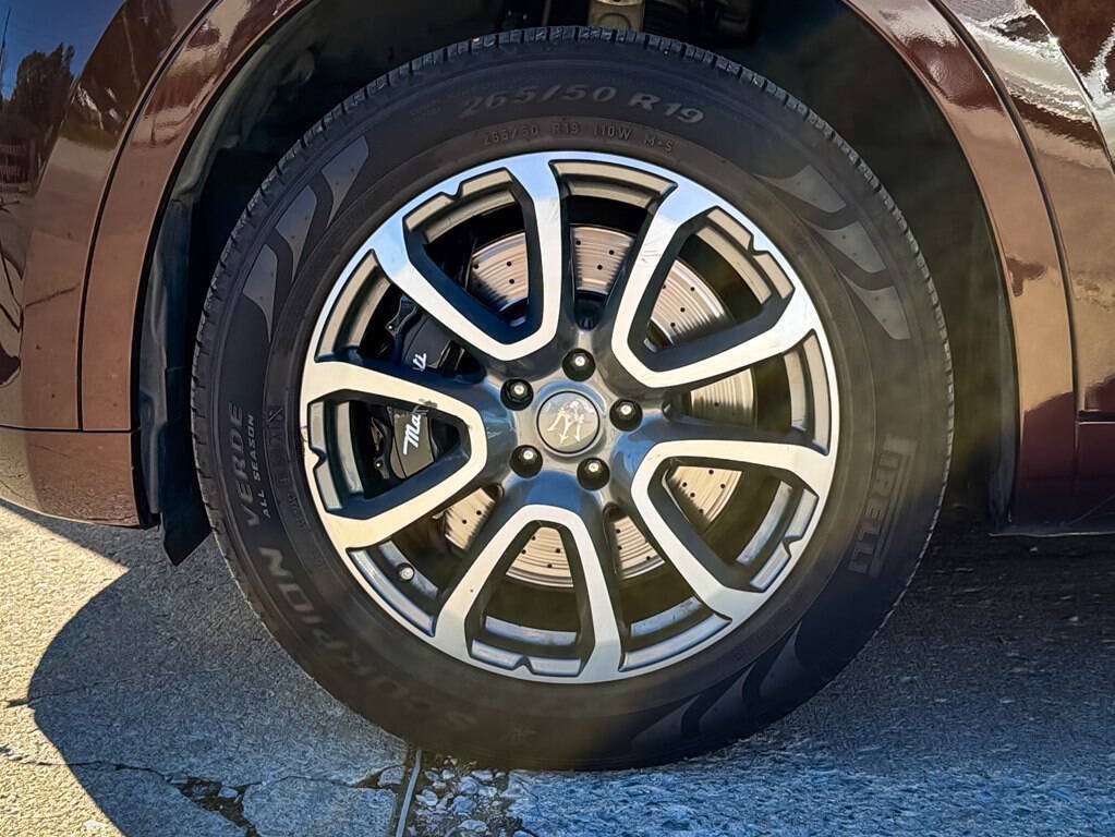 Used 2017 Maserati Levante S AWD/4WD image 7