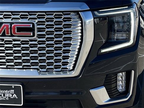 Used 2023 GMC Yukon XL Denali image 9