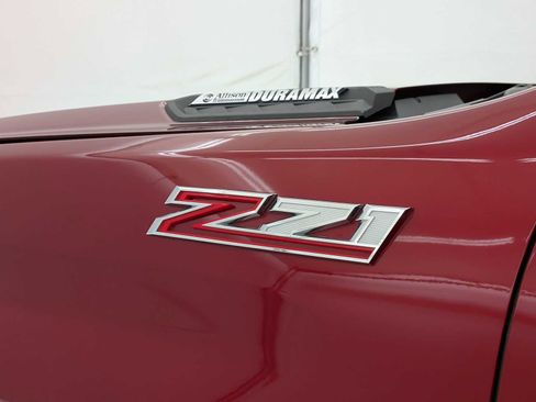 Used 2024 Chevrolet Silverado 2500 LTZ w/ LTZ Convenience Package image 13