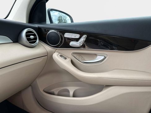 Used 2022 Mercedes-Benz GLC 300 image 21