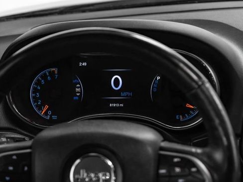 Used 2018 Jeep Grand Cherokee Limited image 19