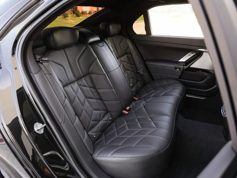Used 2024 BMW 740i RWD image 30