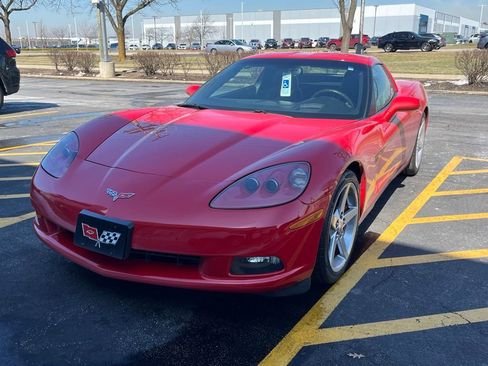 Used 2005 Chevrolet Corvette Base w/ Preferred Equipment Group image 2