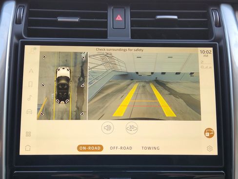 Certified 2025 Land Rover Discovery Dynamic SE image 14