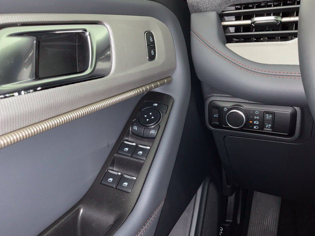 New 2026 Ford Explorer Active RWD image 20