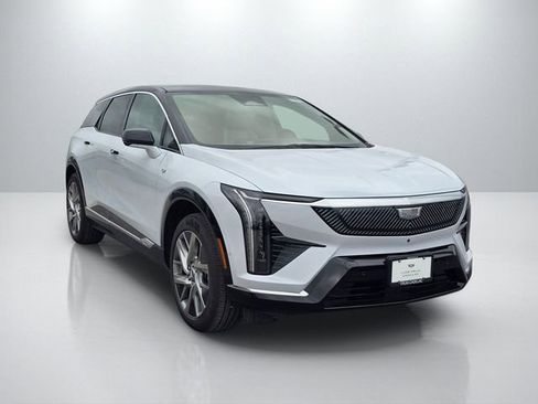 New 2026 Cadillac Optiq Luxury 1 image 3