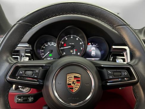 Used 2023 Porsche Macan AWD/4WD image 21