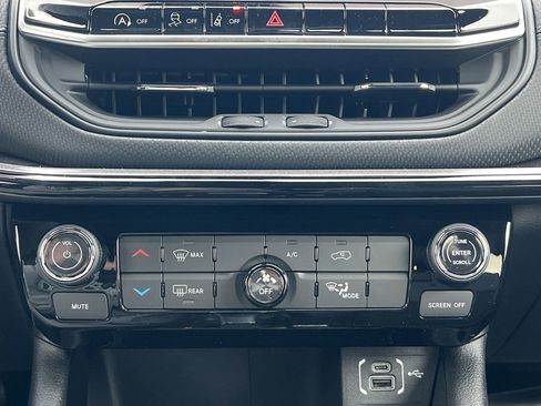 New 2026 Jeep Compass Latitude image 5