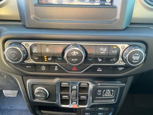 Used 2023 Jeep Wrangler Unlimited Sport image 21