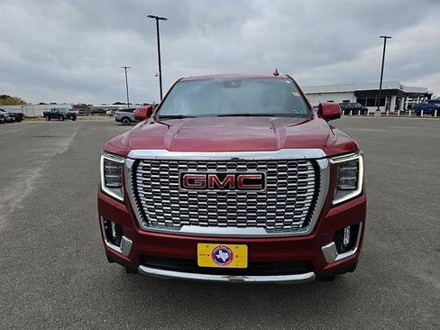 Certified 2023 GMC Yukon SLT w/ SLT Premium Package image 8