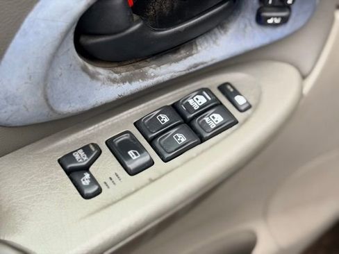 Used 2004 Chevrolet TrailBlazer LT w/ LT Preferred Equipment Group image 17