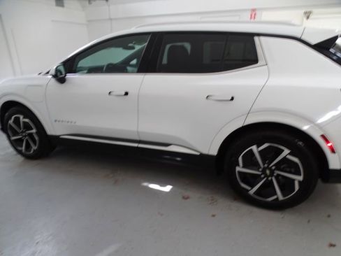 Used 2025 Chevrolet Equinox EV LT FWD image 18