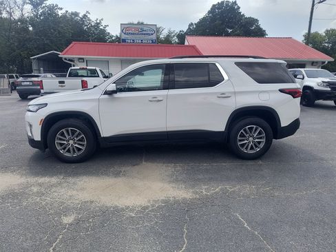 Used 2022 Chevrolet Traverse LT w/ LPO, Cargo Package FWD image 2