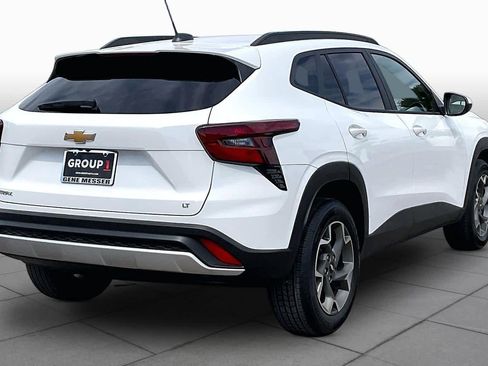 Used 2026 Chevrolet Trax LT FWD image 13