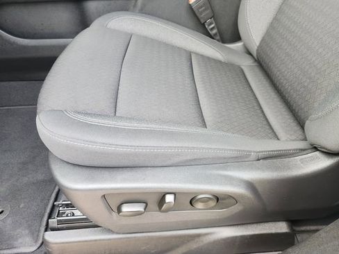 Used 2025 Chevrolet Suburban LS RWD image 25