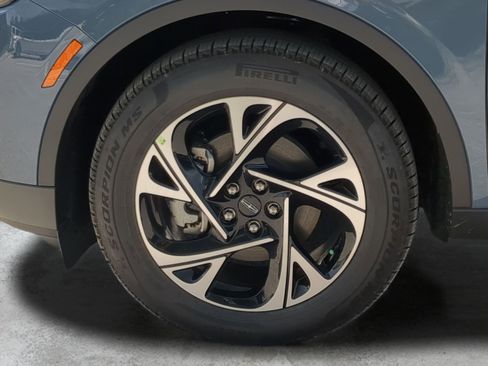 New 2026 Lincoln Nautilus Premier w/ Equipment Group 102A AWD/4WD image 9